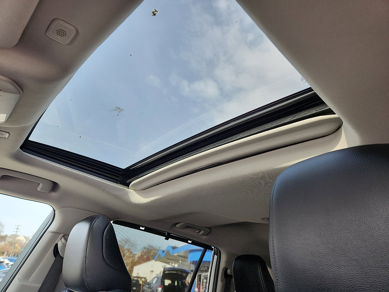 Used 2024 Toyota Highlander XLE image 16