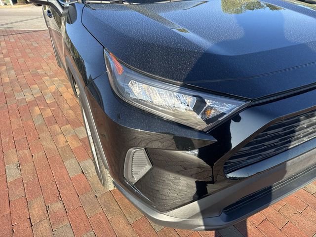 Used 2021 Toyota RAV4 LE image 20