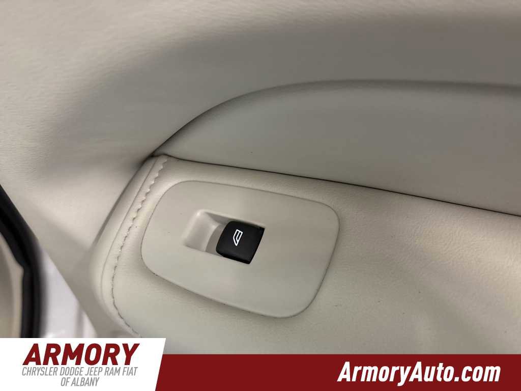 Used 2024 Volvo XC60 B5 Plus image 34