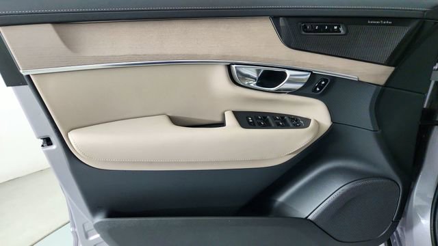 New 2026 Volvo XC90 B6 Plus w/ Protection Package Premier AWD/4WD image 9