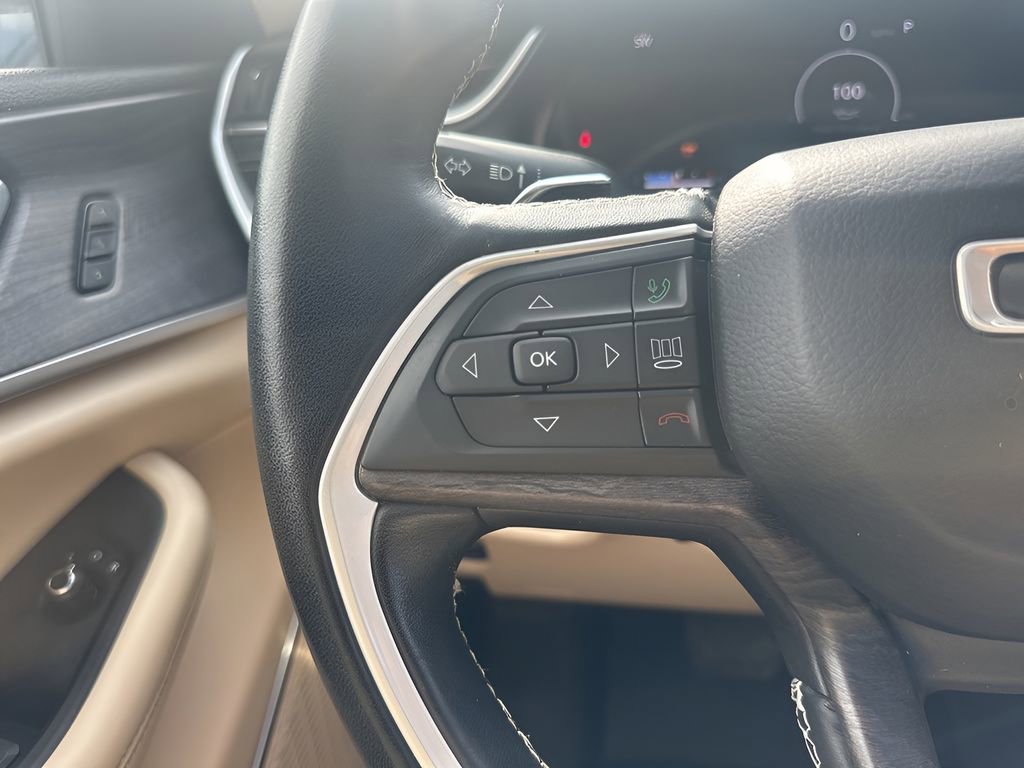 Used 2021 Jeep Grand Cherokee L Limited w/ Luxury Tech Group II image 18