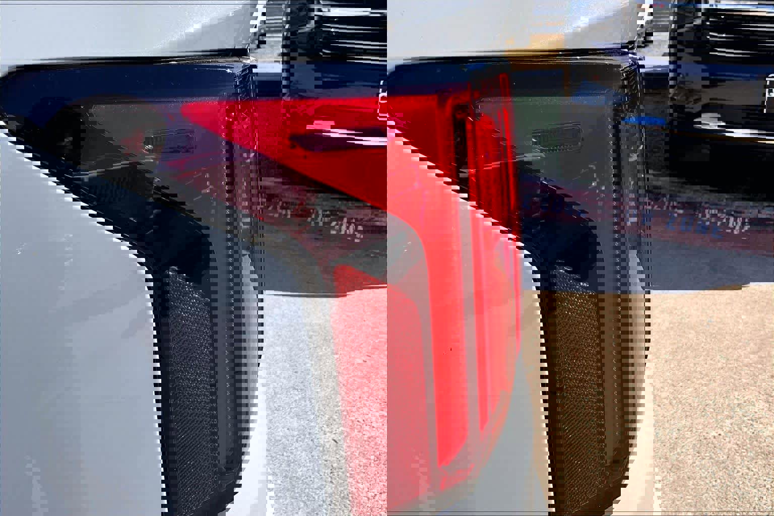 Used 2023 Kia Sorento SX image 28