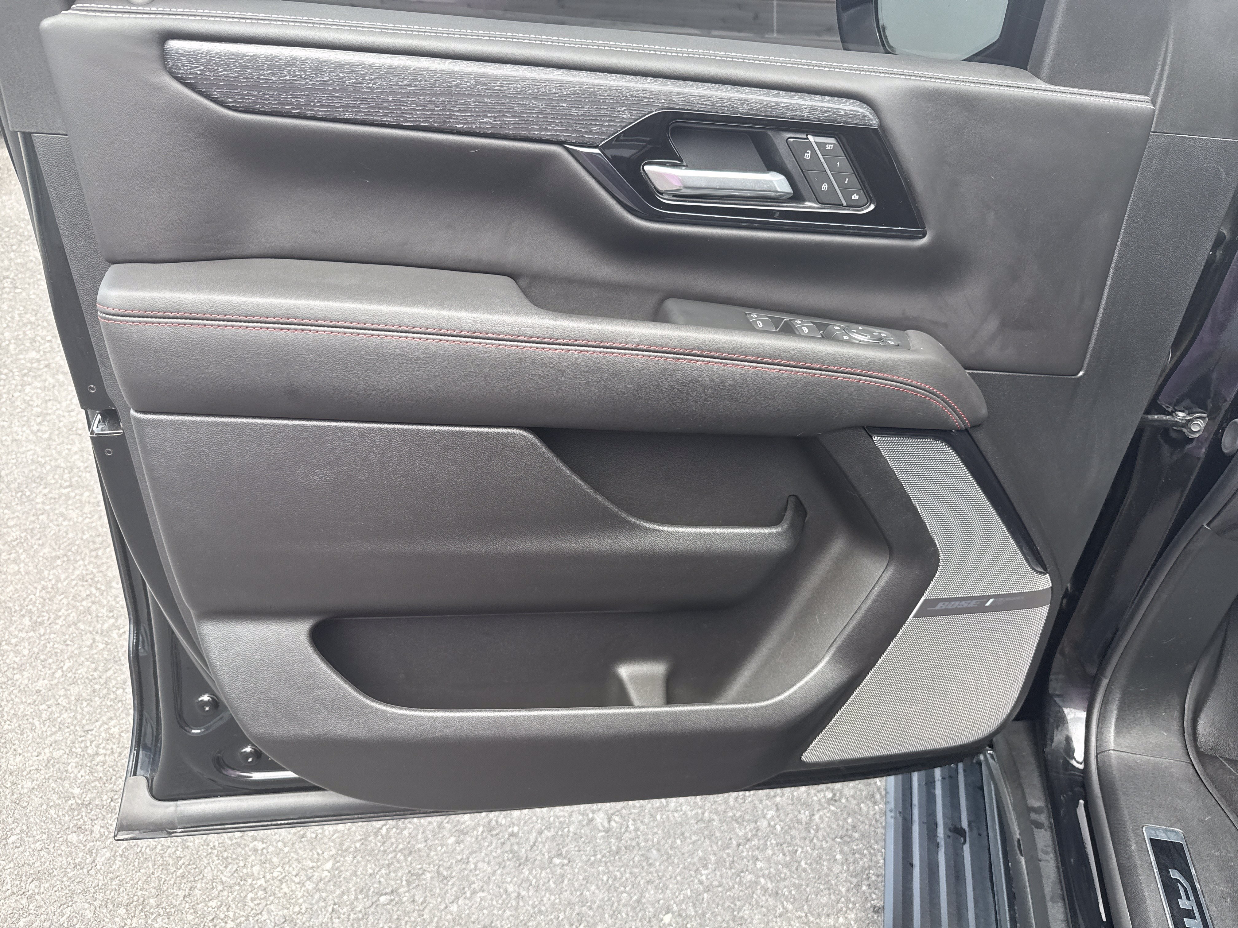 Used 2025 GMC Yukon XL AT4 Ultimate w/ LPO, Floor Liner Package AWD/4WD image 16