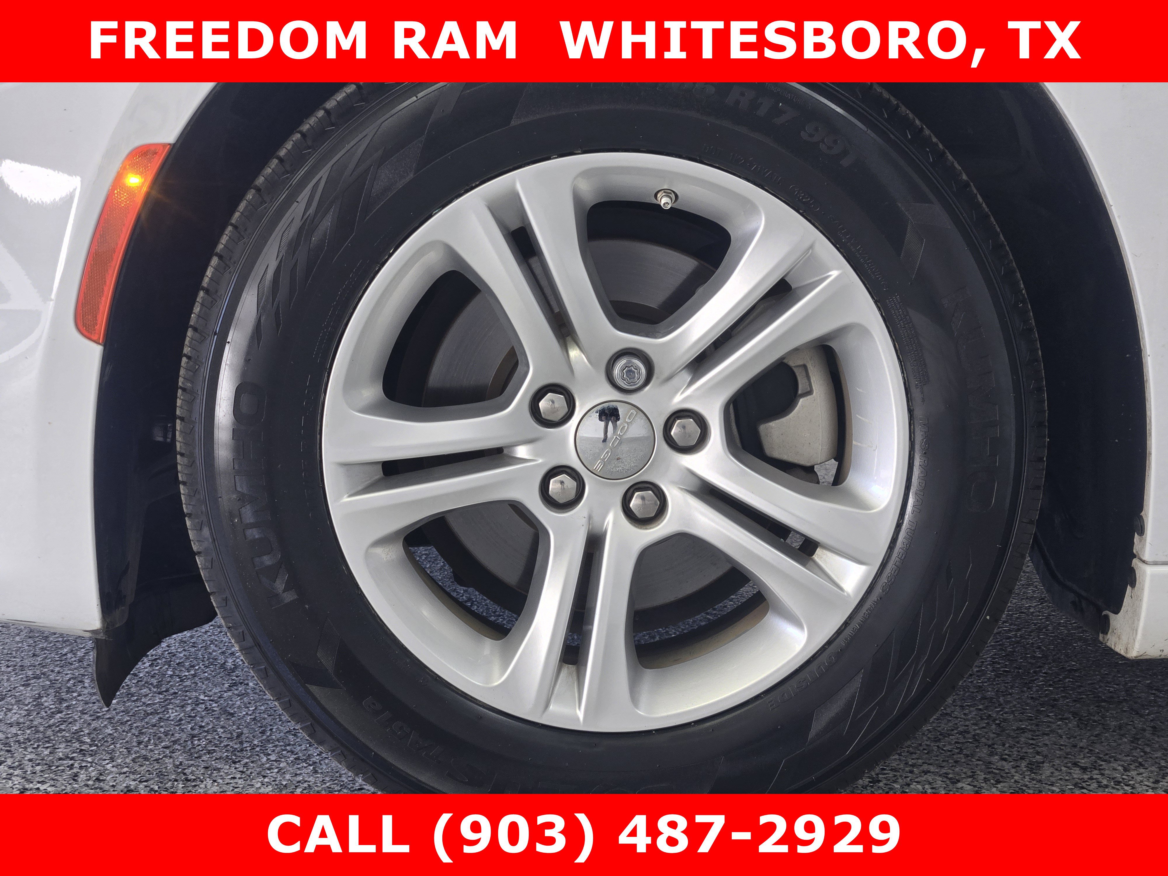 Used 2023 Dodge Charger SXT image 7