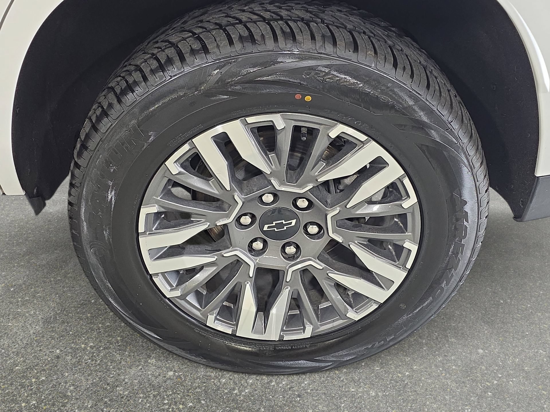 Used 2025 Chevrolet Tahoe Z71 AWD/4WD image 31