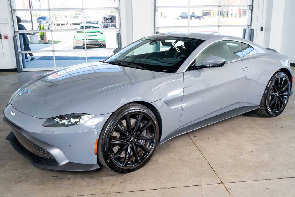Used 2020 Aston Martin V8 Vantage Coupe image 11