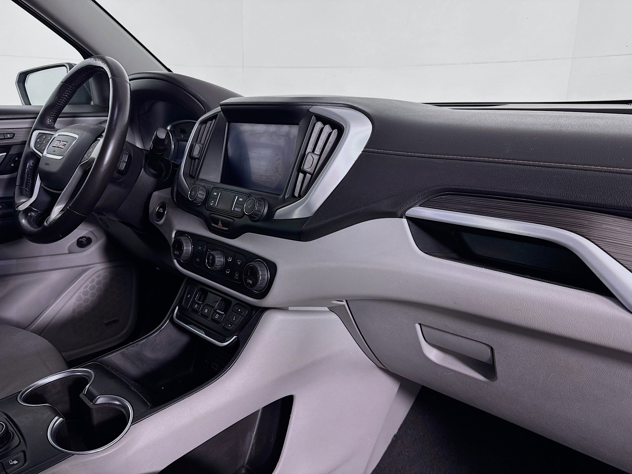 Used 2020 GMC Terrain SLT w/ Preferred Package image 29