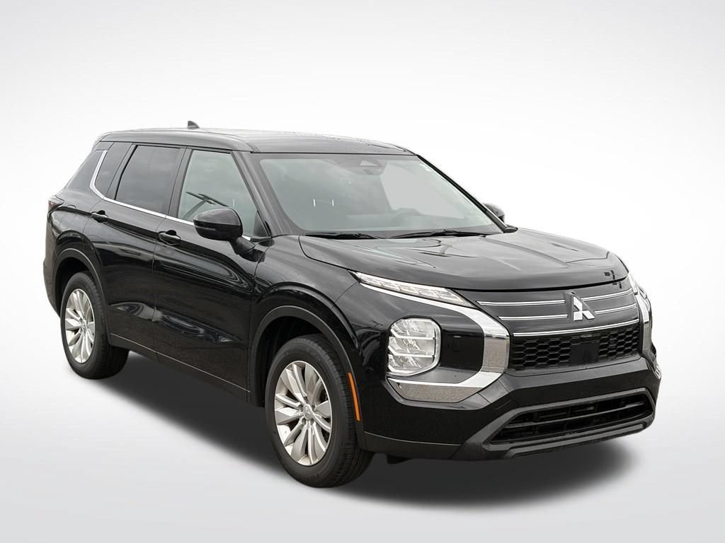 Used 2025 Mitsubishi Outlander ES AWD/4WD image 2