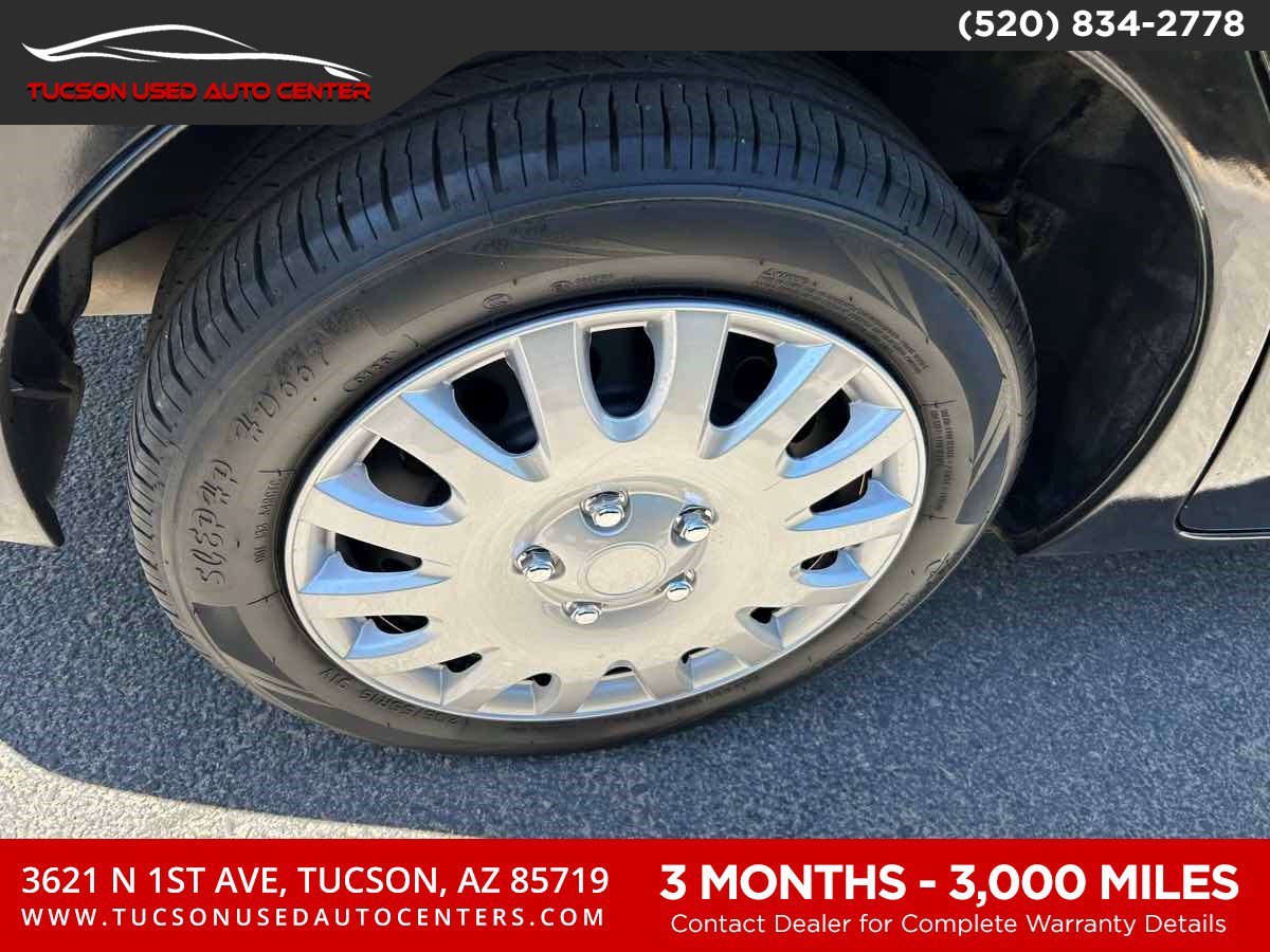 Used 2018 Toyota Corolla LE FWD image 35
