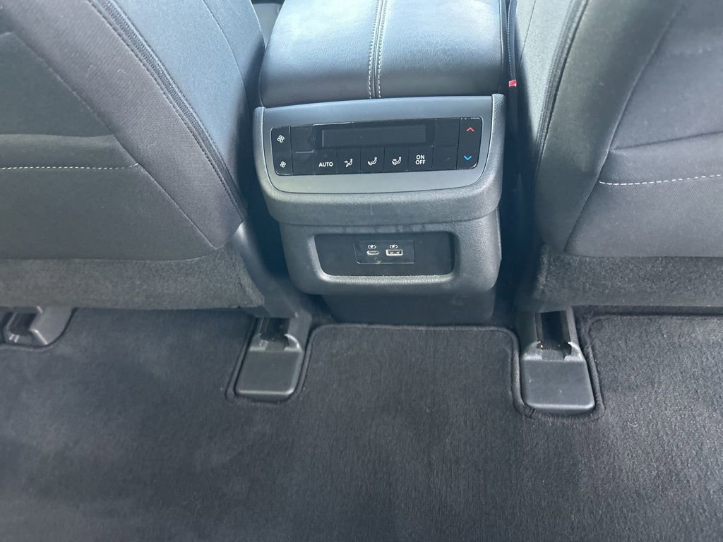 Used 2025 Nissan Pathfinder SV image 27