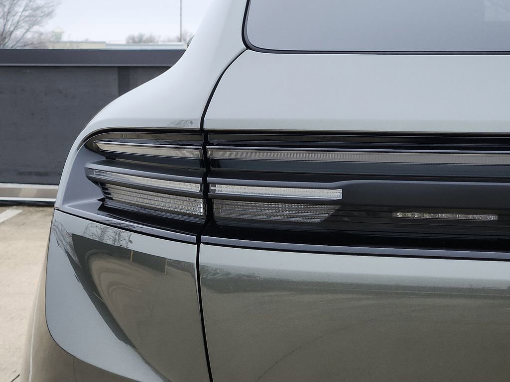 New 2026 Porsche Macan 4 Electric AWD/4WD image 11