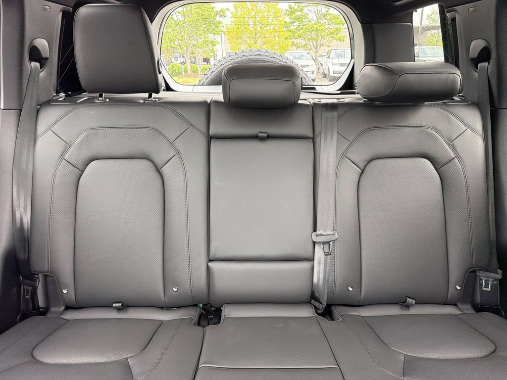 New 2026 Land Rover Defender 110 Trophy Edition AWD/4WD image 27
