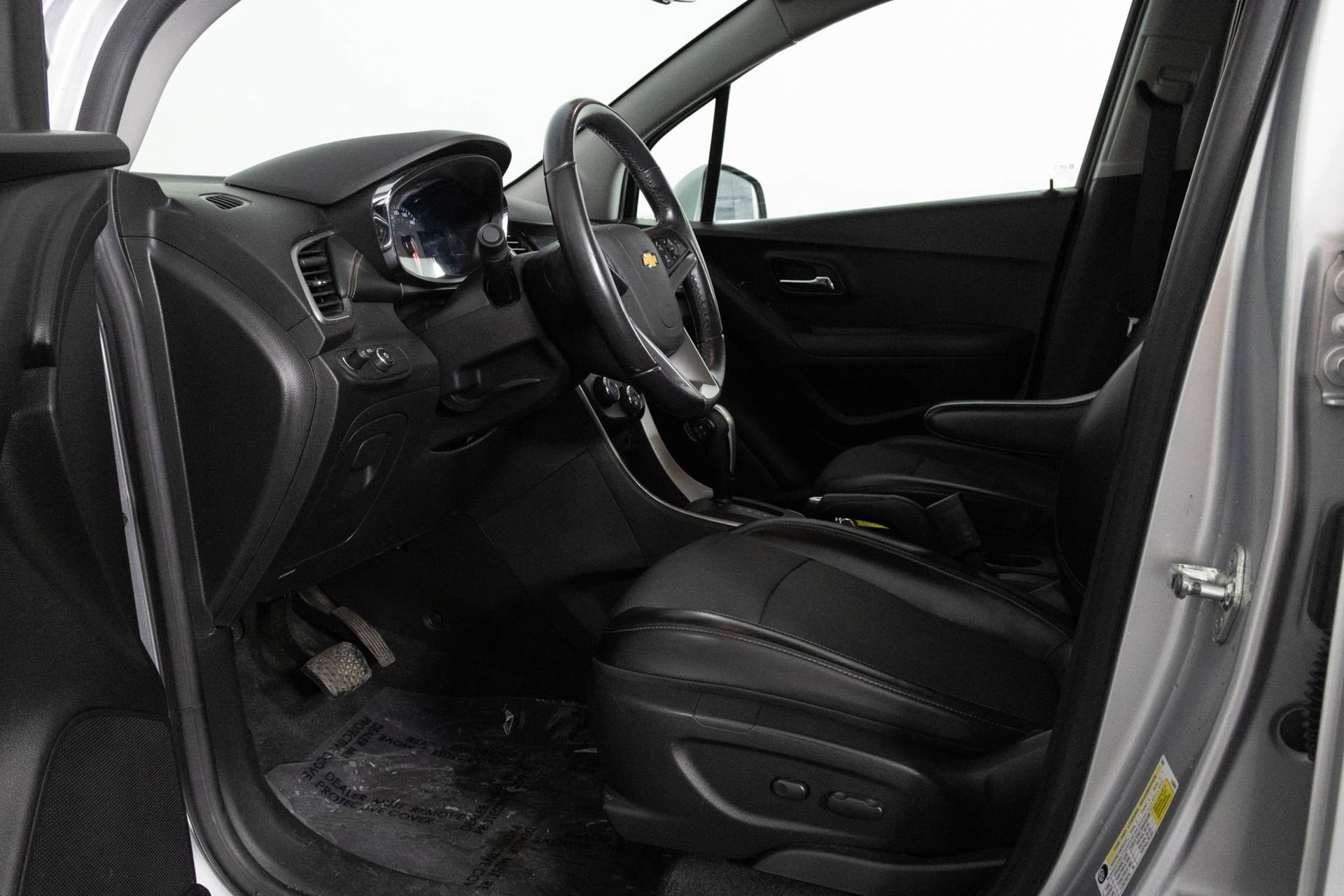 Used 2017 Chevrolet Trax LT w/ LT Convenience Package image 15