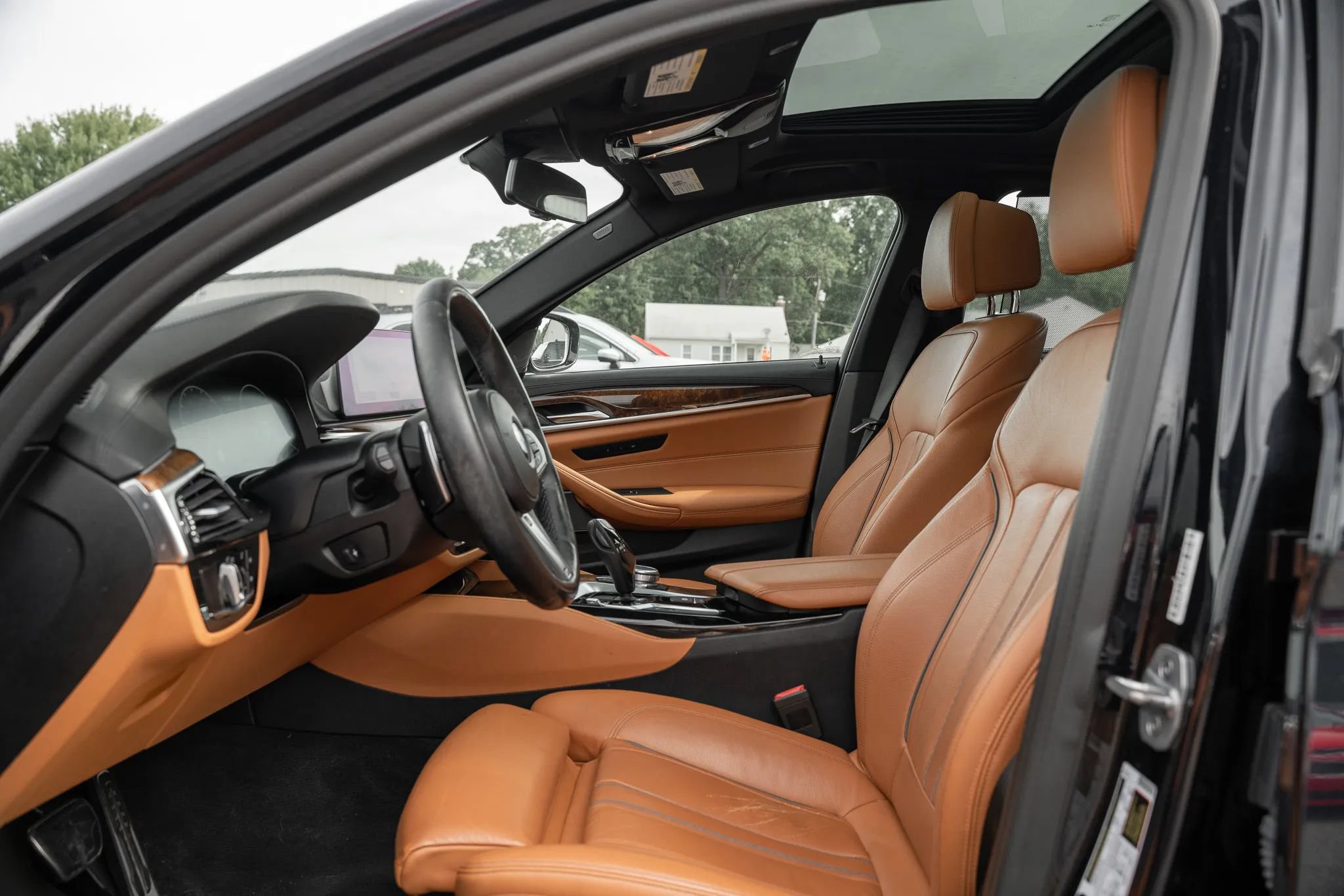 Used 2019 BMW M550i xDrive w/ Premium Package AWD/4WD image 7