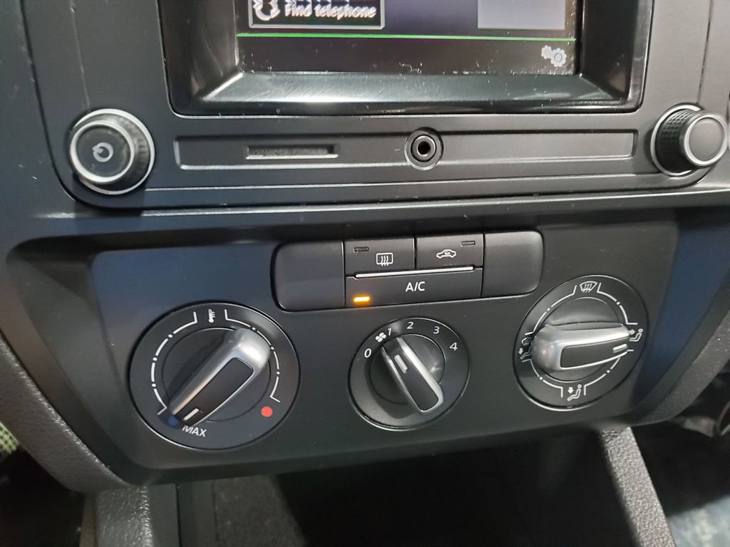 Used 2017 Volkswagen Jetta S image 32