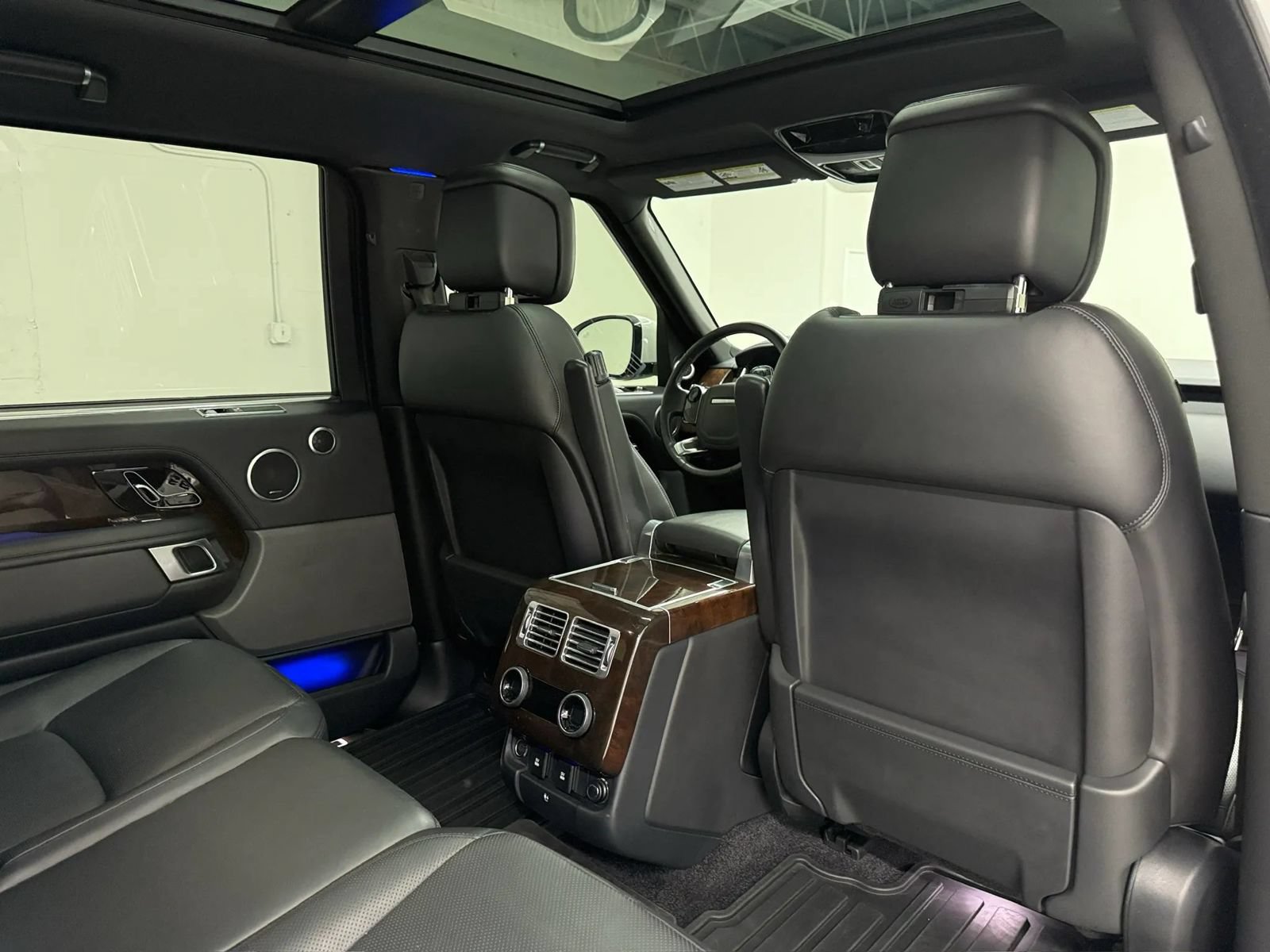 Used 2021 Land Rover Range Rover P525 Westminster Edition LWB AWD/4WD image 15