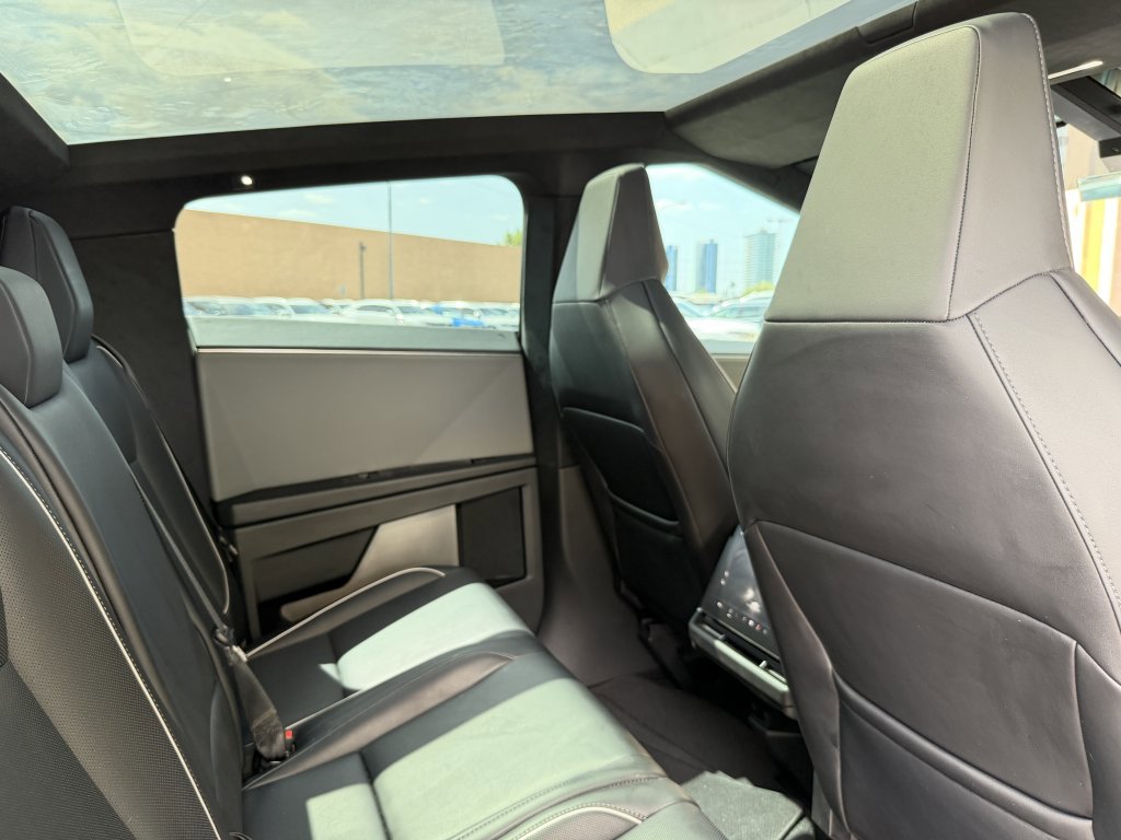 Used 2025 Tesla Cybertruck AWD Crew Cab image 43