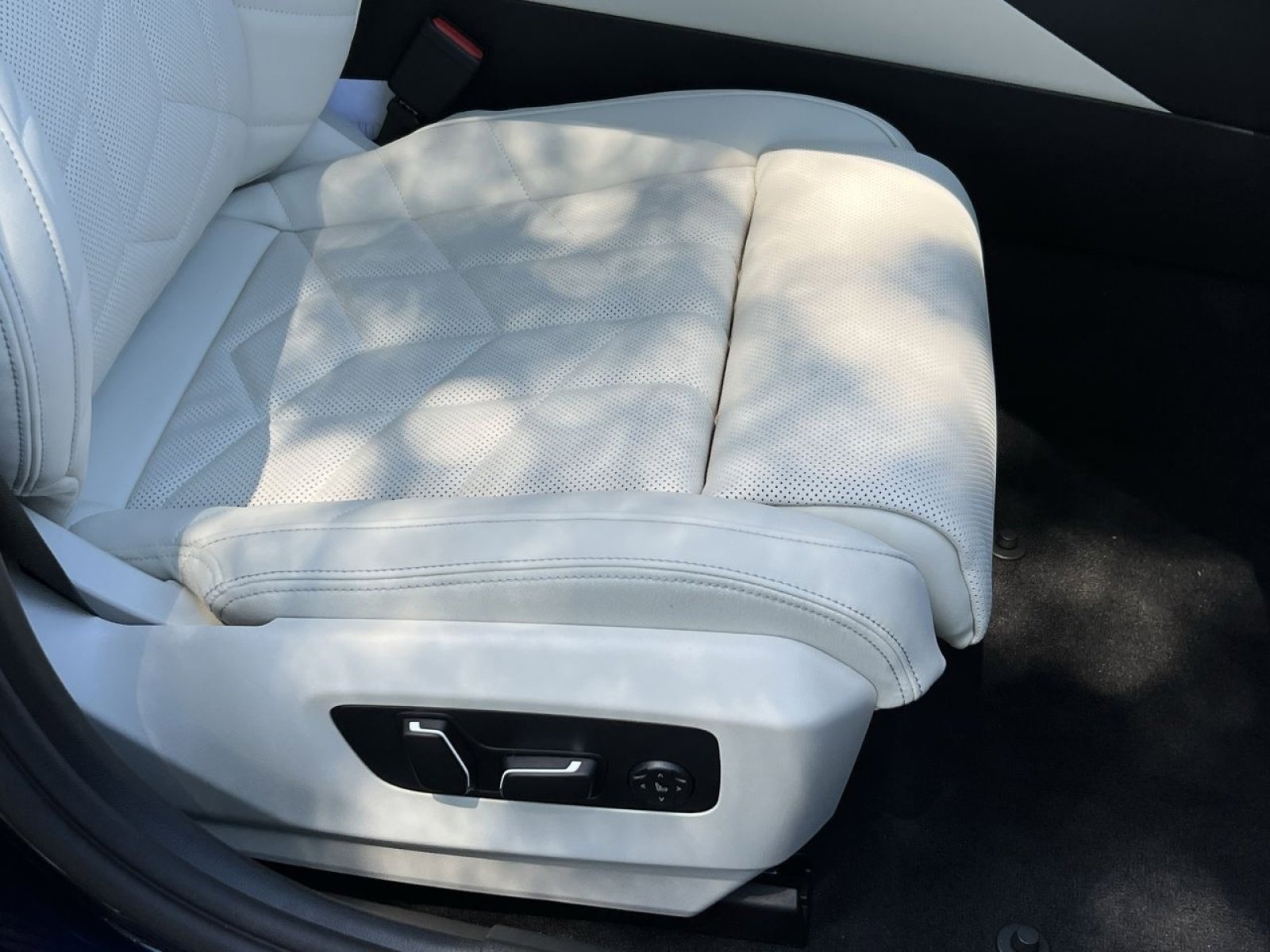 New 2025 BMW i5 M60 w/ Executive Package image 27