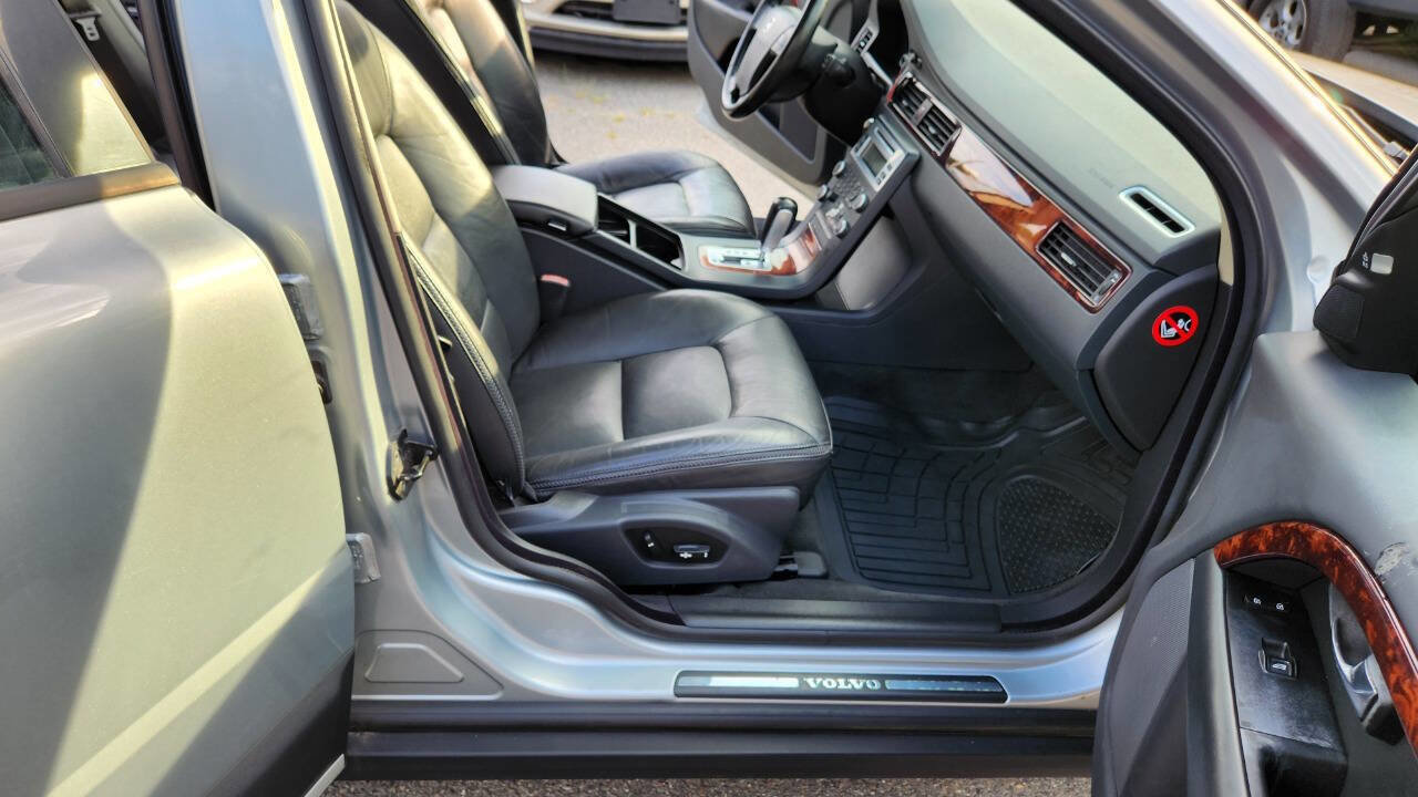 Used 2008 Volvo XC70 3.2 image 40