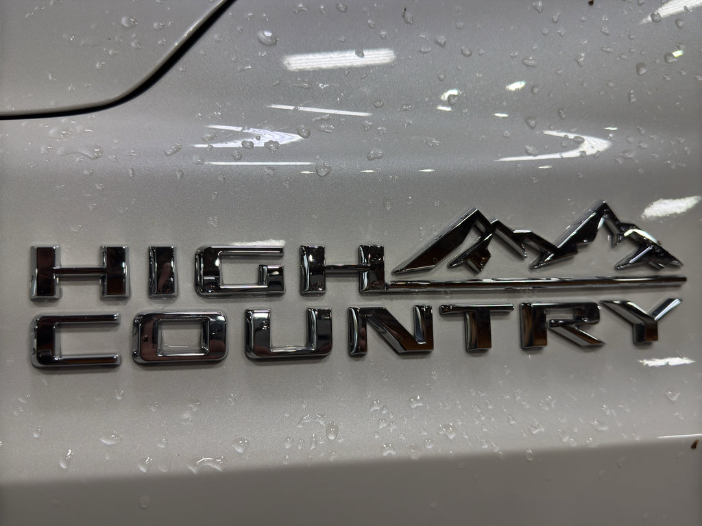 Used 2024 Chevrolet Tahoe High Country AWD/4WD image 10