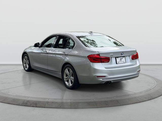 Used 2018 BMW 330i xDrive Sedan AWD/4WD image 4