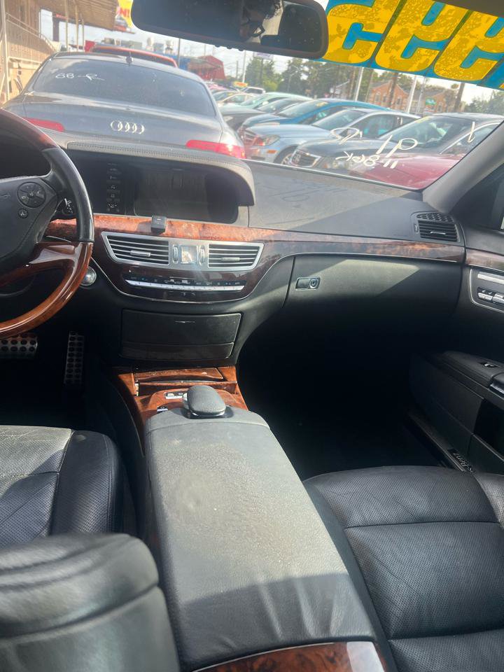 Used 2011 Mercedes-Benz S 550 w/ Sport Pkg Plus One image 9