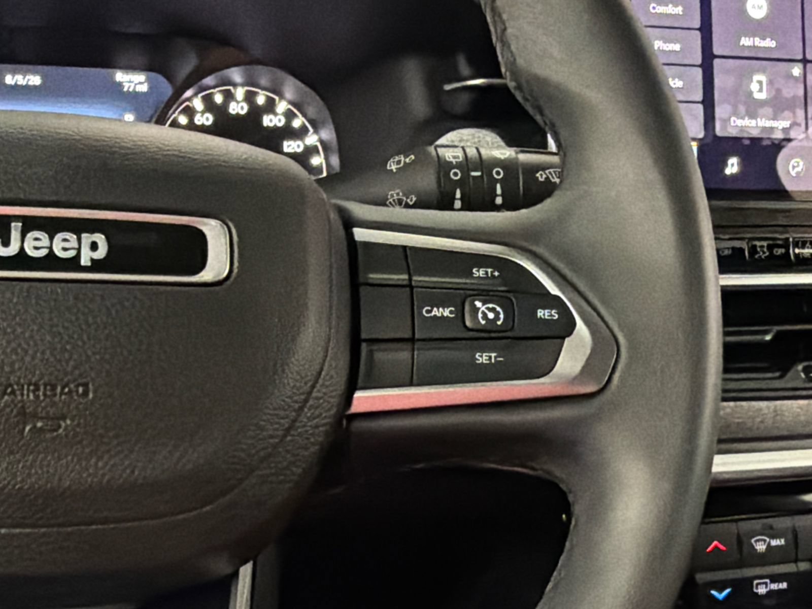 Used 2023 Jeep Compass Latitude AWD/4WD image 15