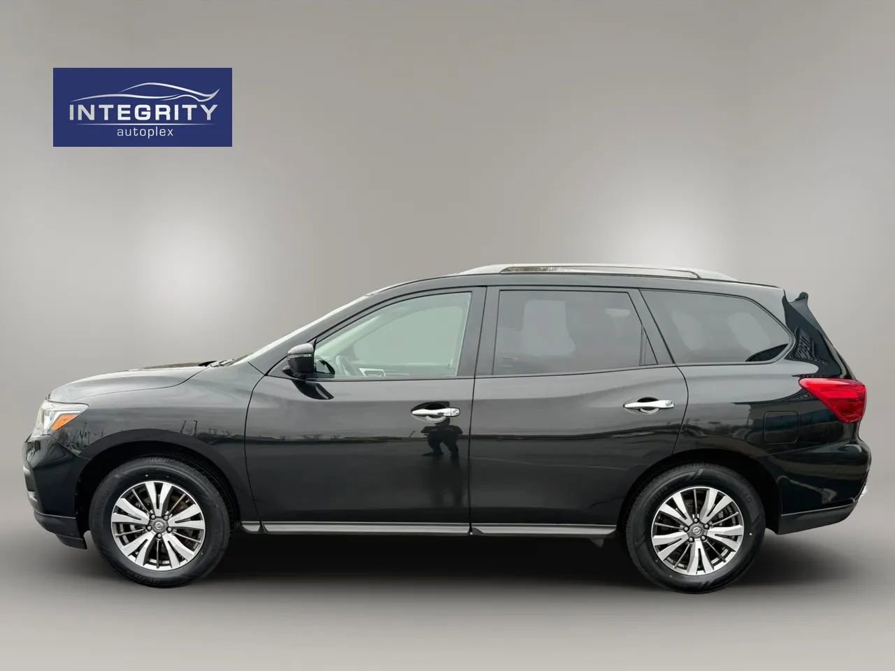 Used 2019 Nissan Pathfinder SV AWD/4WD image 6
