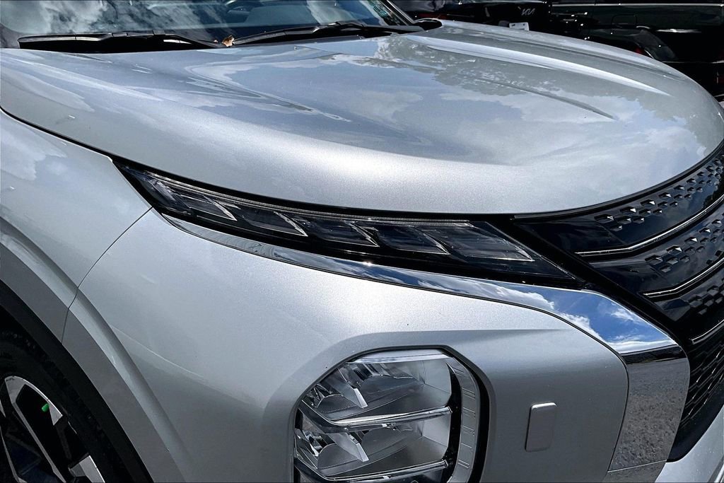 Used 2024 Mitsubishi Outlander SE AWD/4WD image 29
