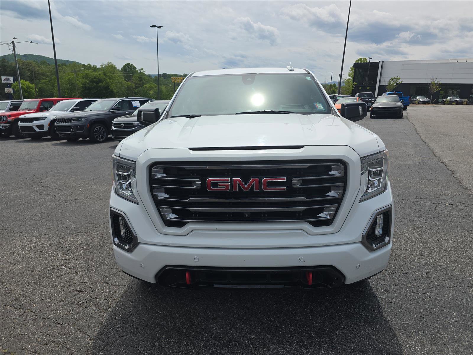 Used 2020 GMC Sierra 1500 AT4 w/ AT4 Premium Package AWD/4WD image 8