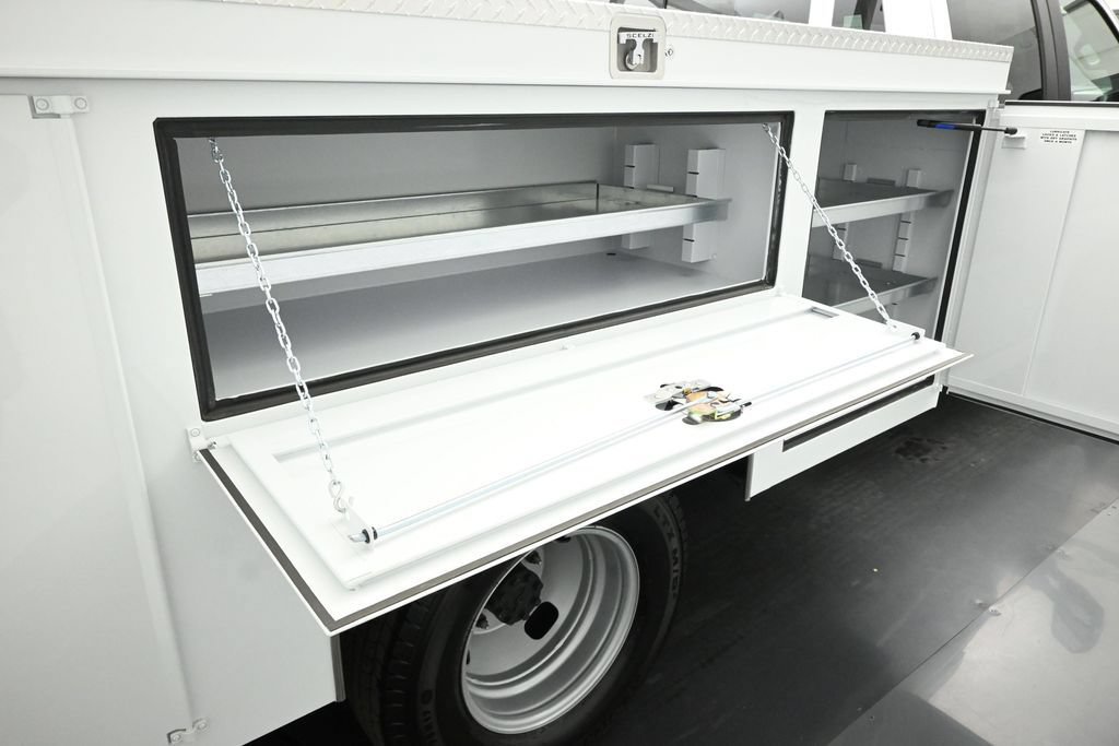 New 2026 Ford F350 XL w/ XL Chrome Package RWD image 26