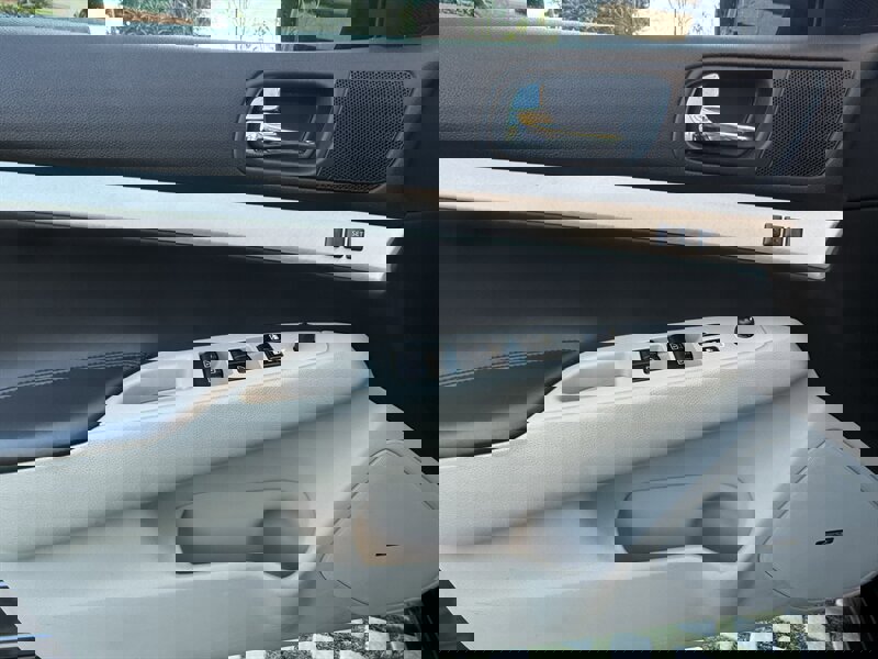 Used 2009 INFINITI G37 Journey w/ Premium Pkg image 26