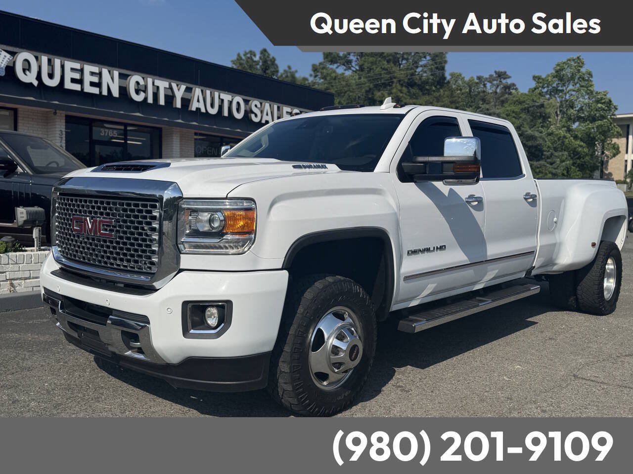 Used 2017 GMC Sierra 3500 Denali w/ Duramax Plus Package RWD image 1
