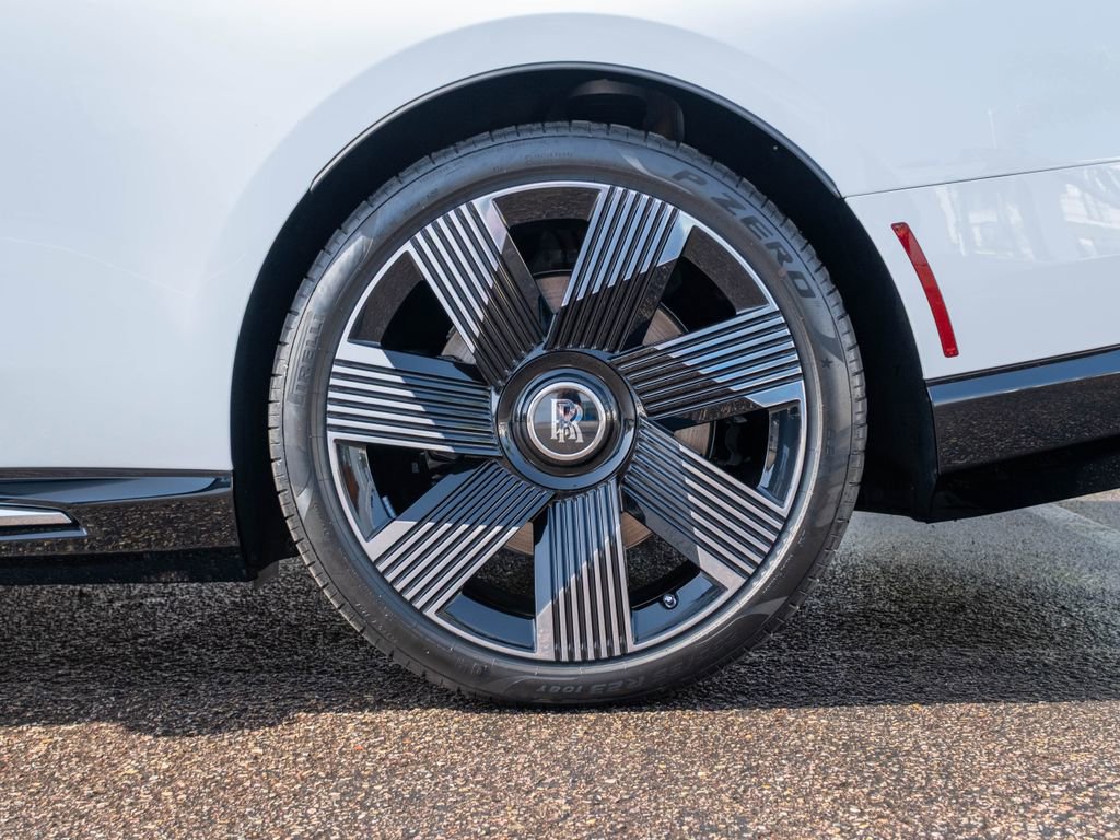 Used 2025 Rolls-Royce Spectre w/ Spectre Launch Package AWD/4WD image 38