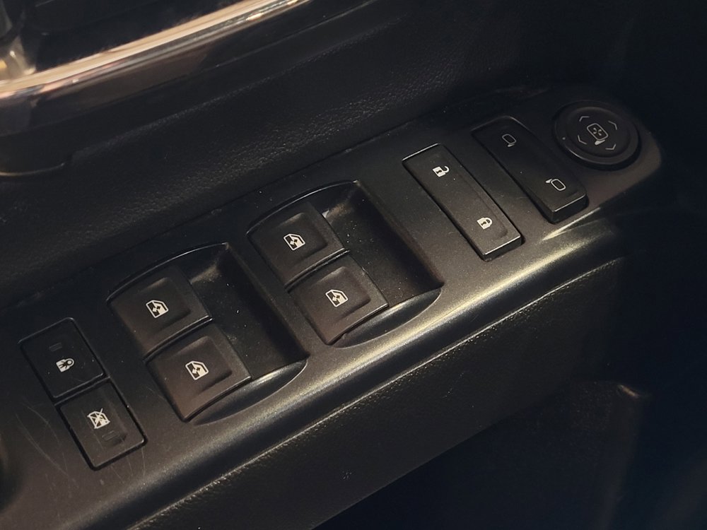 Used 2019 Chevrolet Silverado 1500 LD AWD/4WD image 27