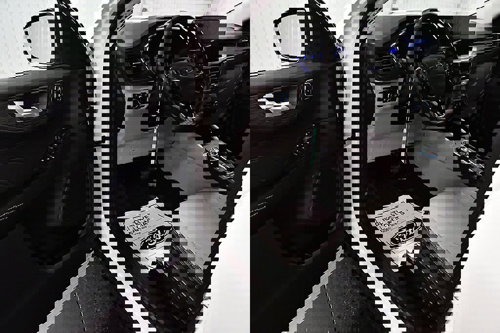 New 2025 Ford Escape SE w/ PHEV Premium Package image 35