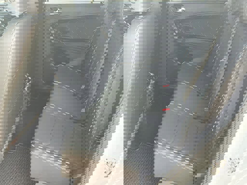 Used 2022 Volkswagen Tiguan SEL R-Line image 18