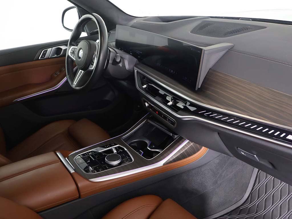Used 2024 BMW X7 M60i image 33