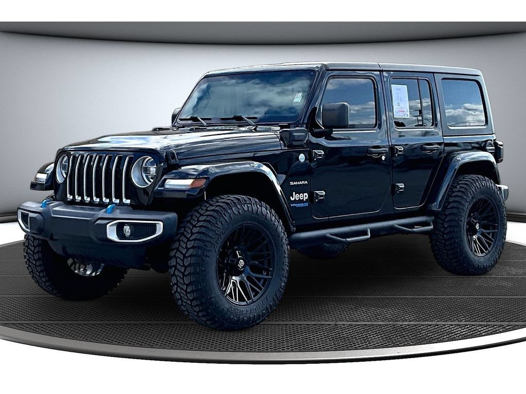Used 2022 Jeep Wrangler Unlimited Sahara w/ Cold Weather Group AWD/4WD image 16
