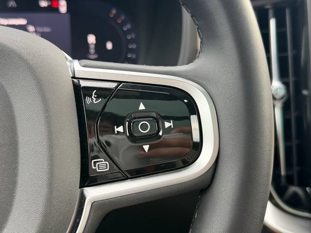 Certified 2026 Volvo XC90 B6 Plus w/ Protection Package Premier AWD/4WD image 32