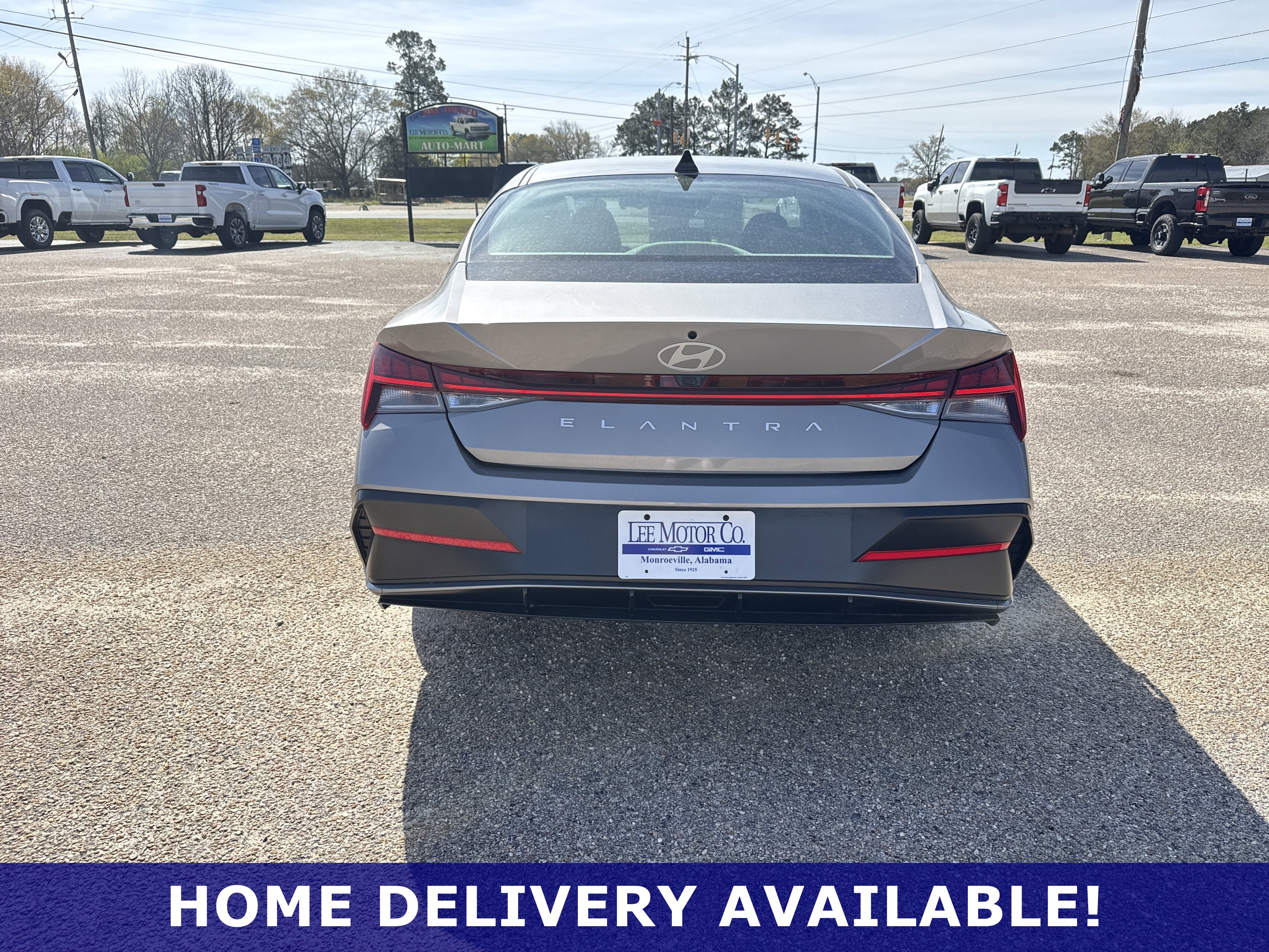 Used 2025 Hyundai Elantra SEL image 18