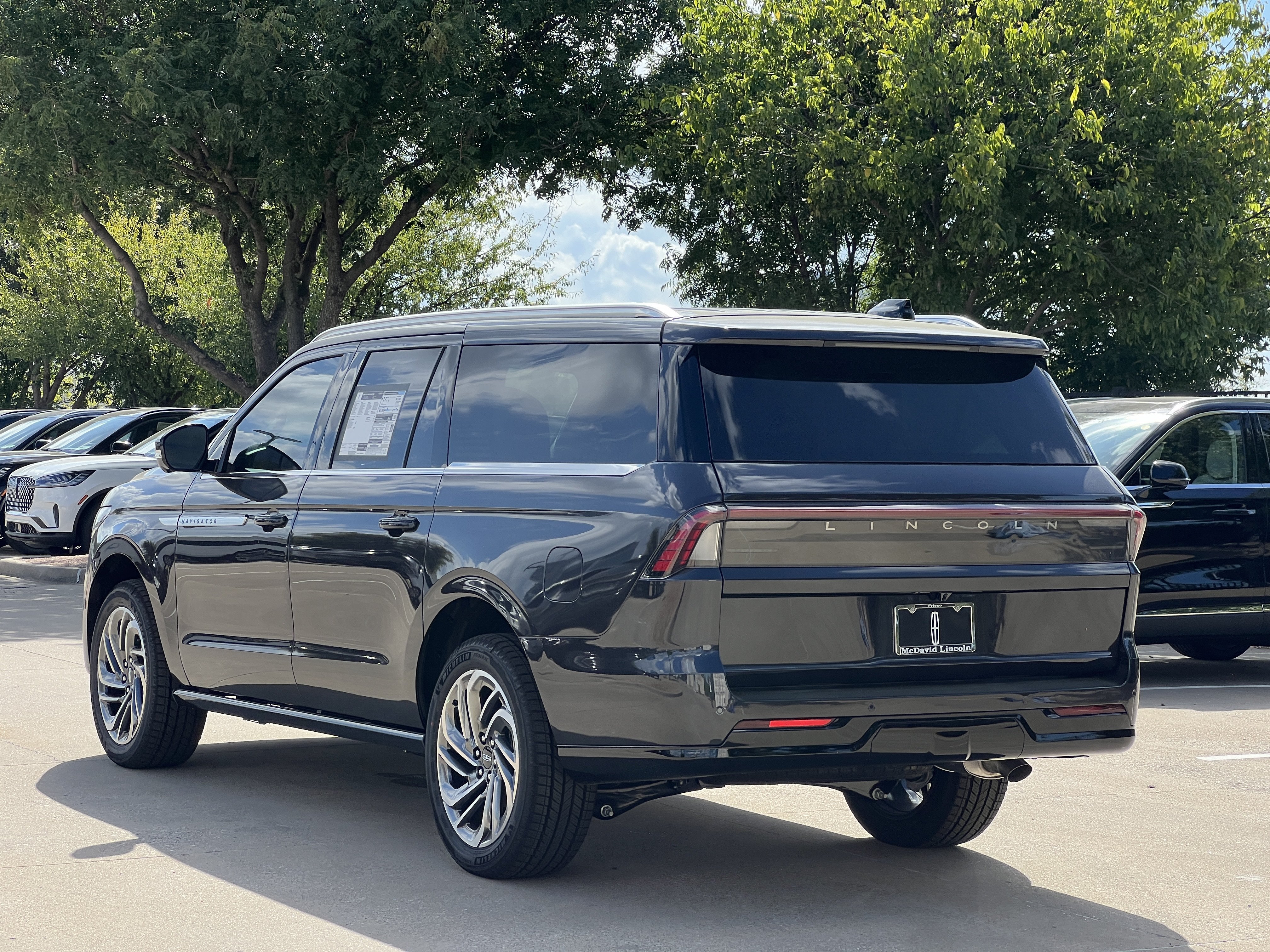 New 2027 Lincoln Navigator L Reserve AWD/4WD image 7