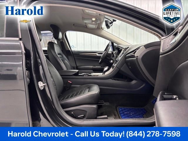 Used 2014 Ford Fusion SE w/ Equipment Group 202A FWD image 11