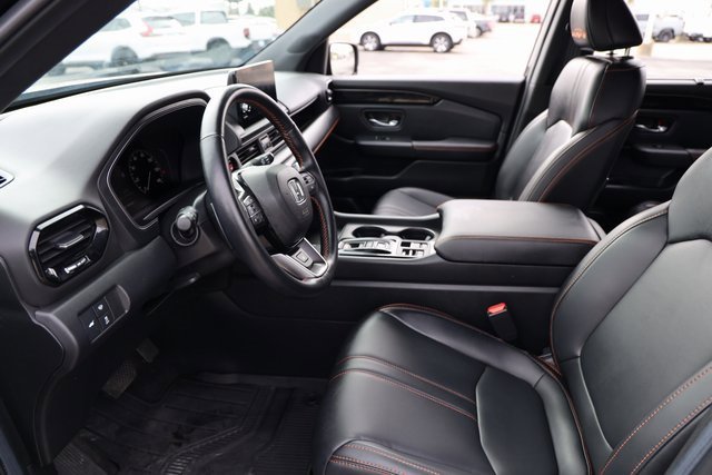 Certified 2025 Honda Pilot TrailSport image 10