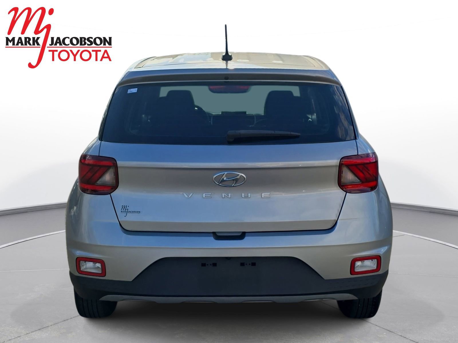 Used 2024 Hyundai Venue SE image 11