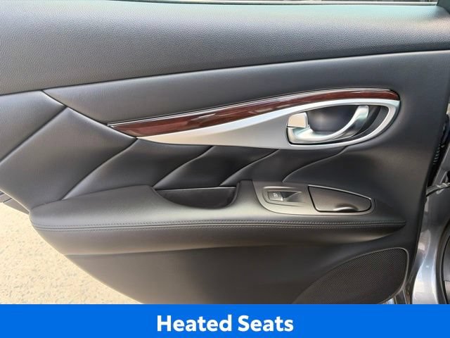 Used 2017 INFINITI Q70 3.7 w/ Technology Package AWD/4WD image 9