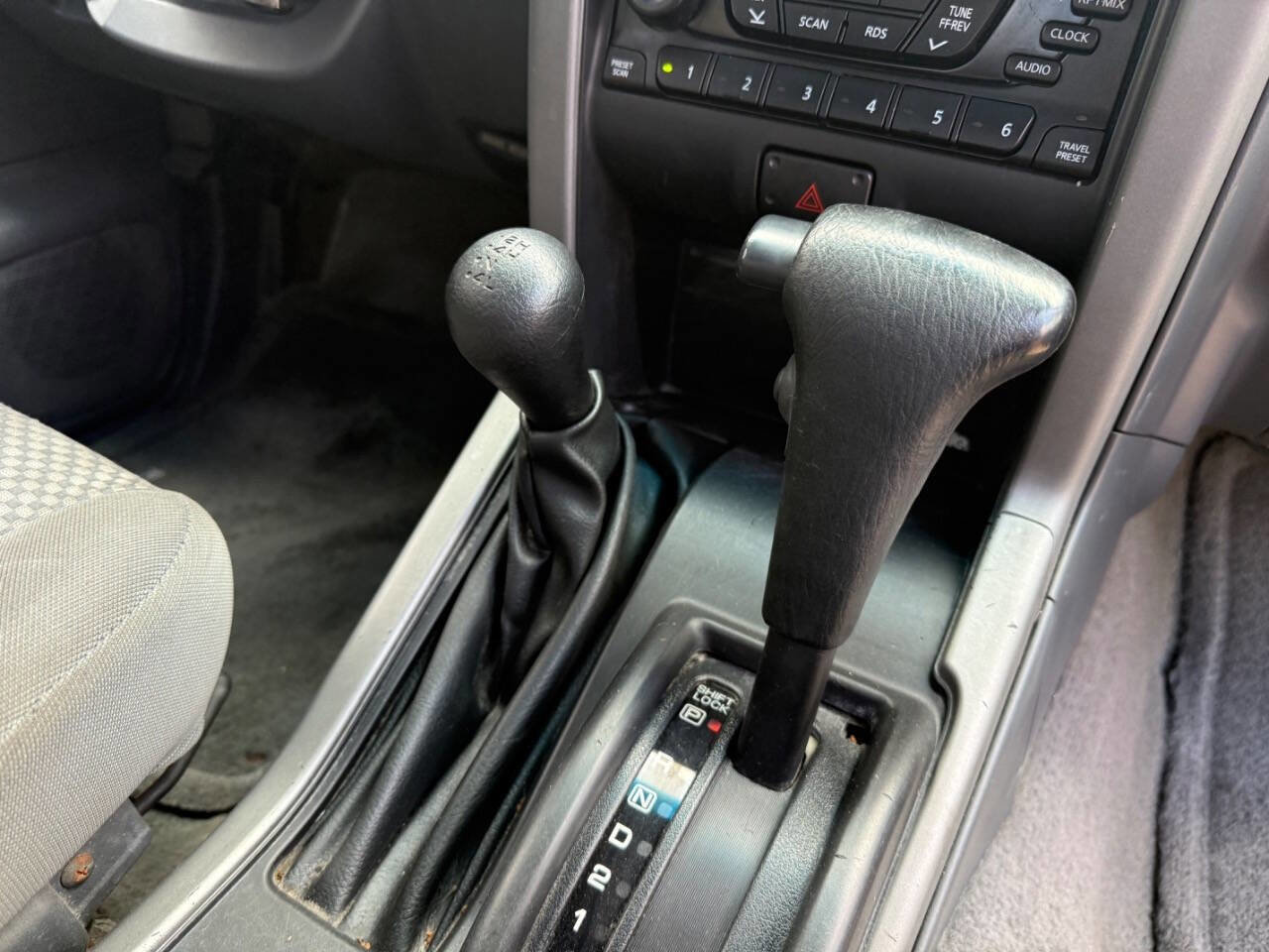 Used 2002 Nissan Frontier SE image 30