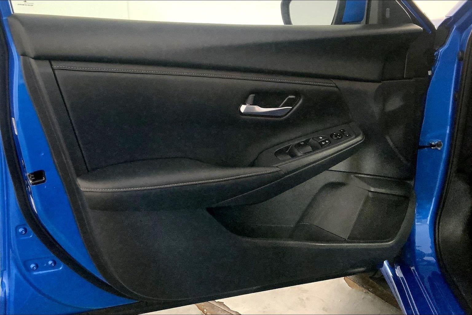 Used 2025 Nissan Sentra SV FWD image 25