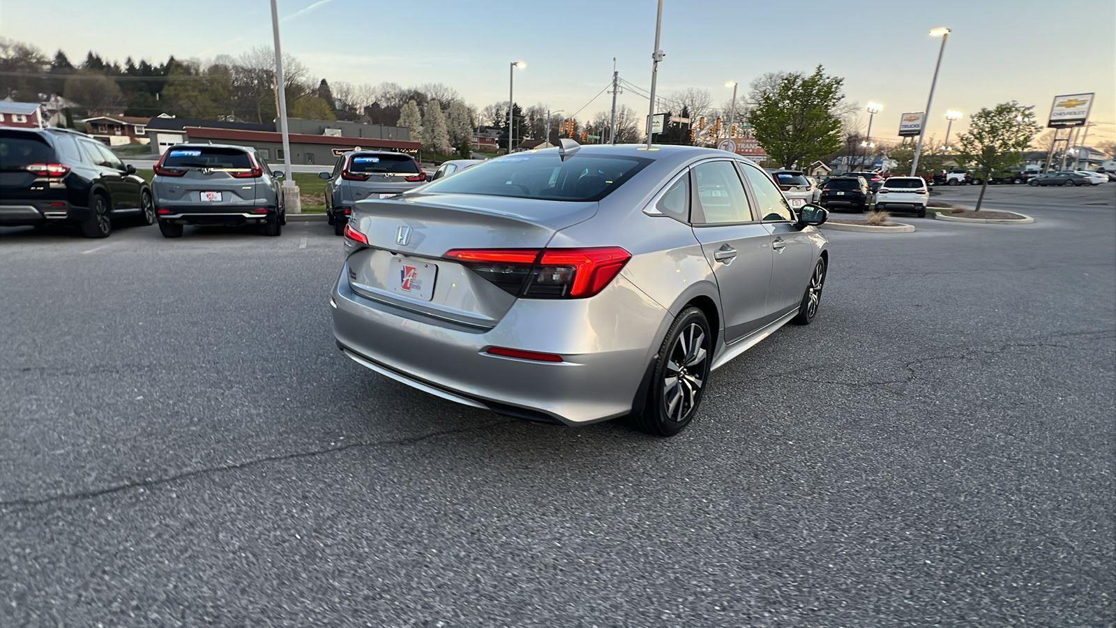 Used 2023 Honda Civic EX image 4