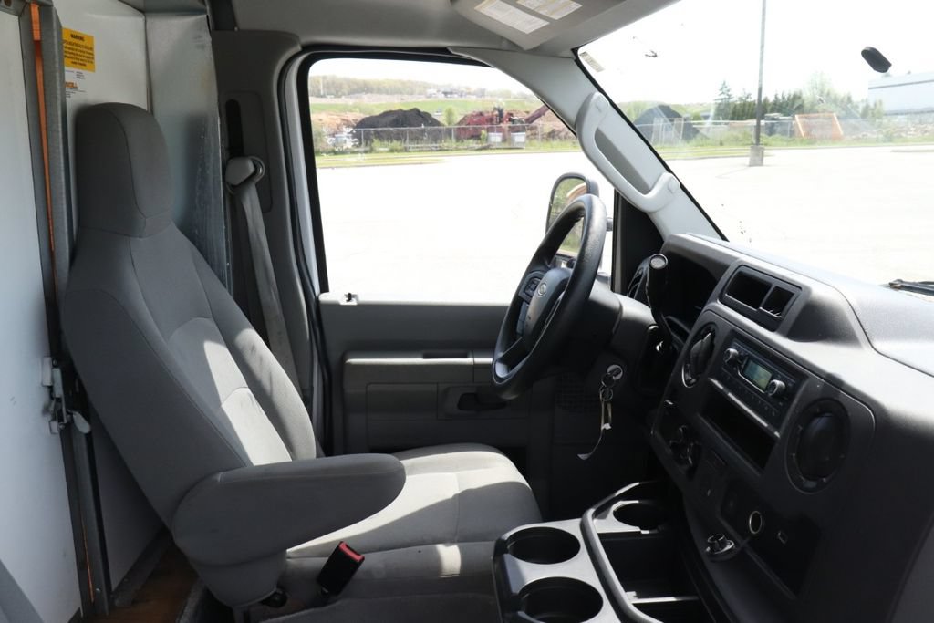 Used 2023 Ford E-450 and Econoline 450 Super Duty RWD image 11